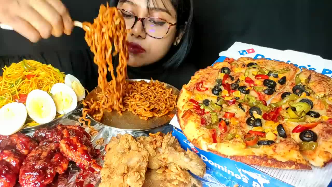 asmr eating noodle fried chicken mukbang