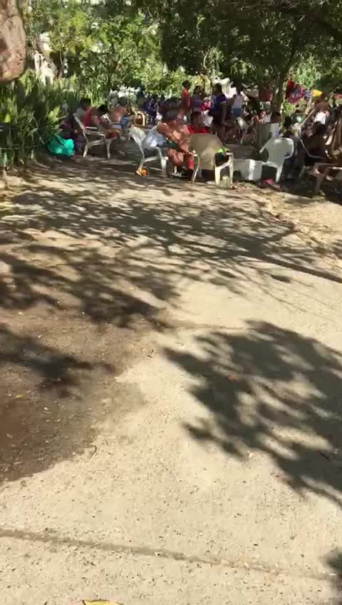 Aglomeraciones en las playas y paseo peatonal