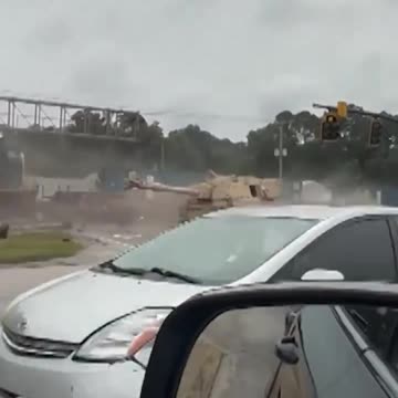 🚅 Train Plows into Truck Carrying Tank in Goose Creek, South Carolina