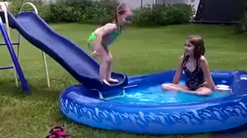 Water Slide Splashes'