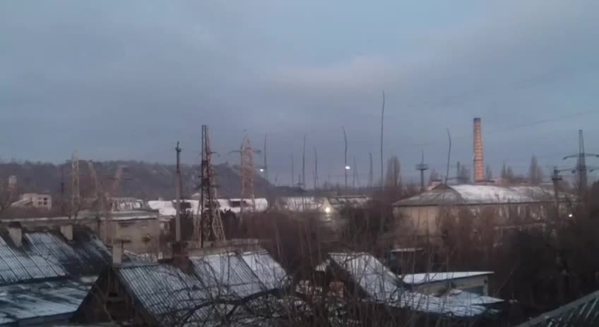 Ukrainian BMP-2 firing on DPR positions around Dokuchaievsk