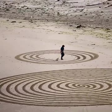 Land Art | Beach