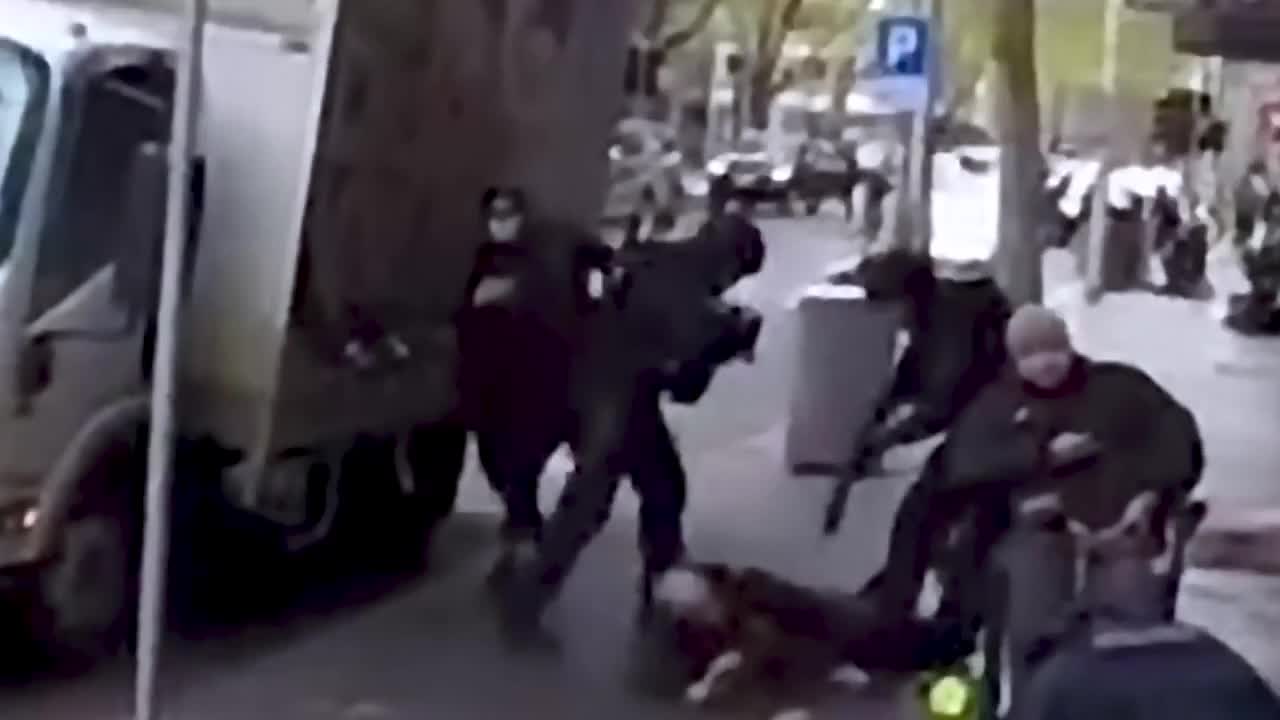 MUST WATCH: Victoria police bash unarmed man with rifle but
