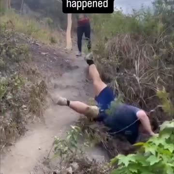 Torta McLardass goes hiking 🗿😀🍕🍔🍟