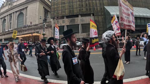March “Arrest Netanyahu at the United Nations” in front of Grand Central Terminal.