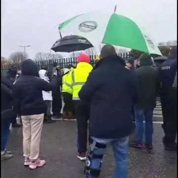 📍Athlone Migrant Plantation Tensions are high today as the local community