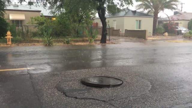 Dancing manhole plate - Original High Res Footage