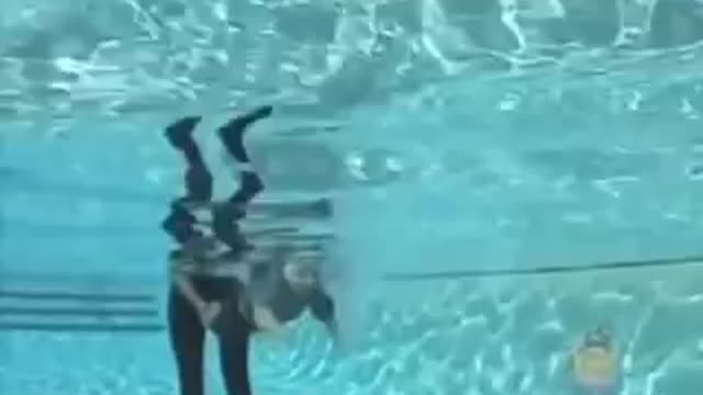 babys survival swimming skills will give you chills
