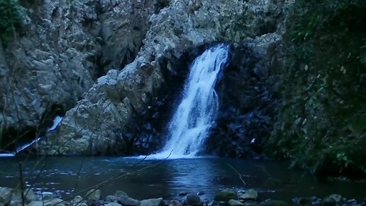 Relaxing video with scenes of the sea and ocean