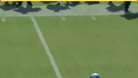 Patrick Mahomes Throws Crazy Behind The Back Pass