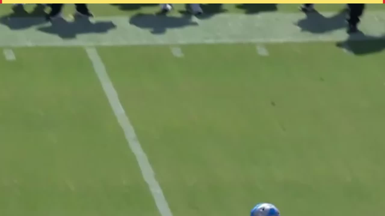 Patrick Mahomes Throws Crazy Behind The Back Pass