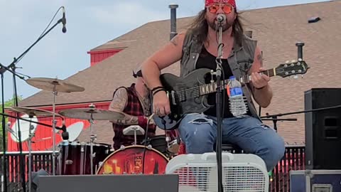 Wyld Ryde "Puppet On A String"