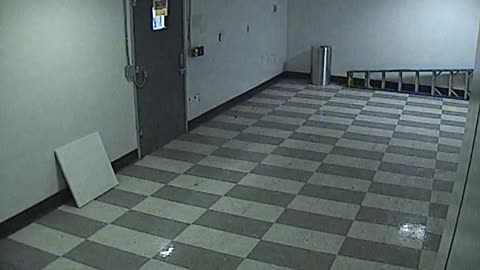 6052RHOBG2G206NorthLobby_2021-01-06_02h20min00s367ms.mp4