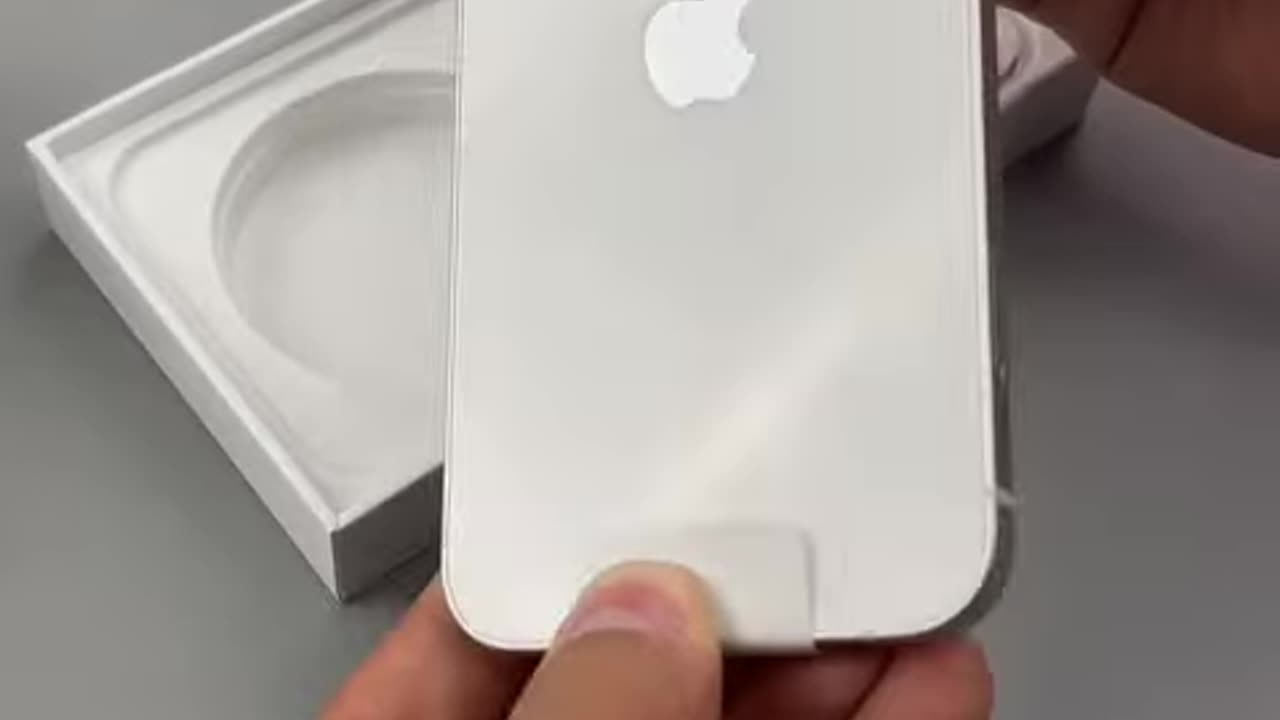 iPhone 13 White Unboxing short