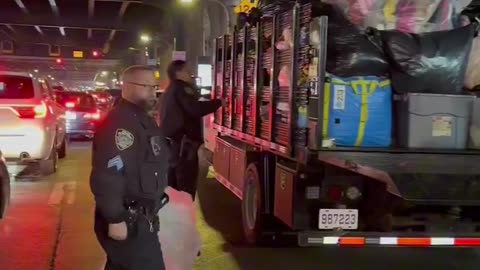 NYPD removing illegal migrant vendors from Roosevelt Avenue, Queens New York