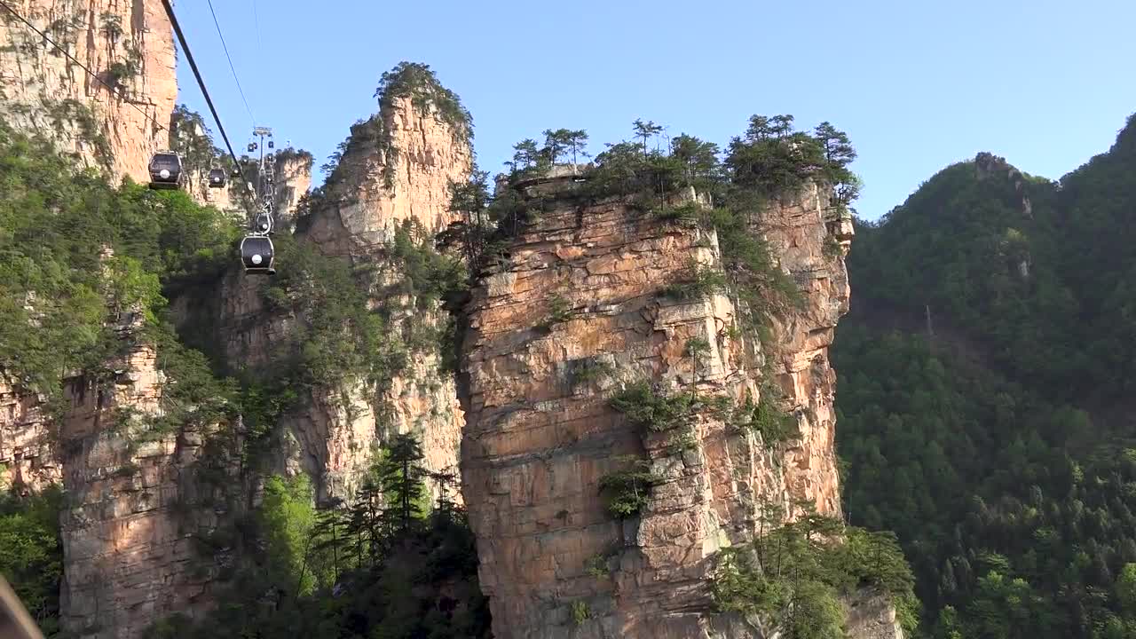 "Avatar" Mountain & Wulingyuan Scenic Area