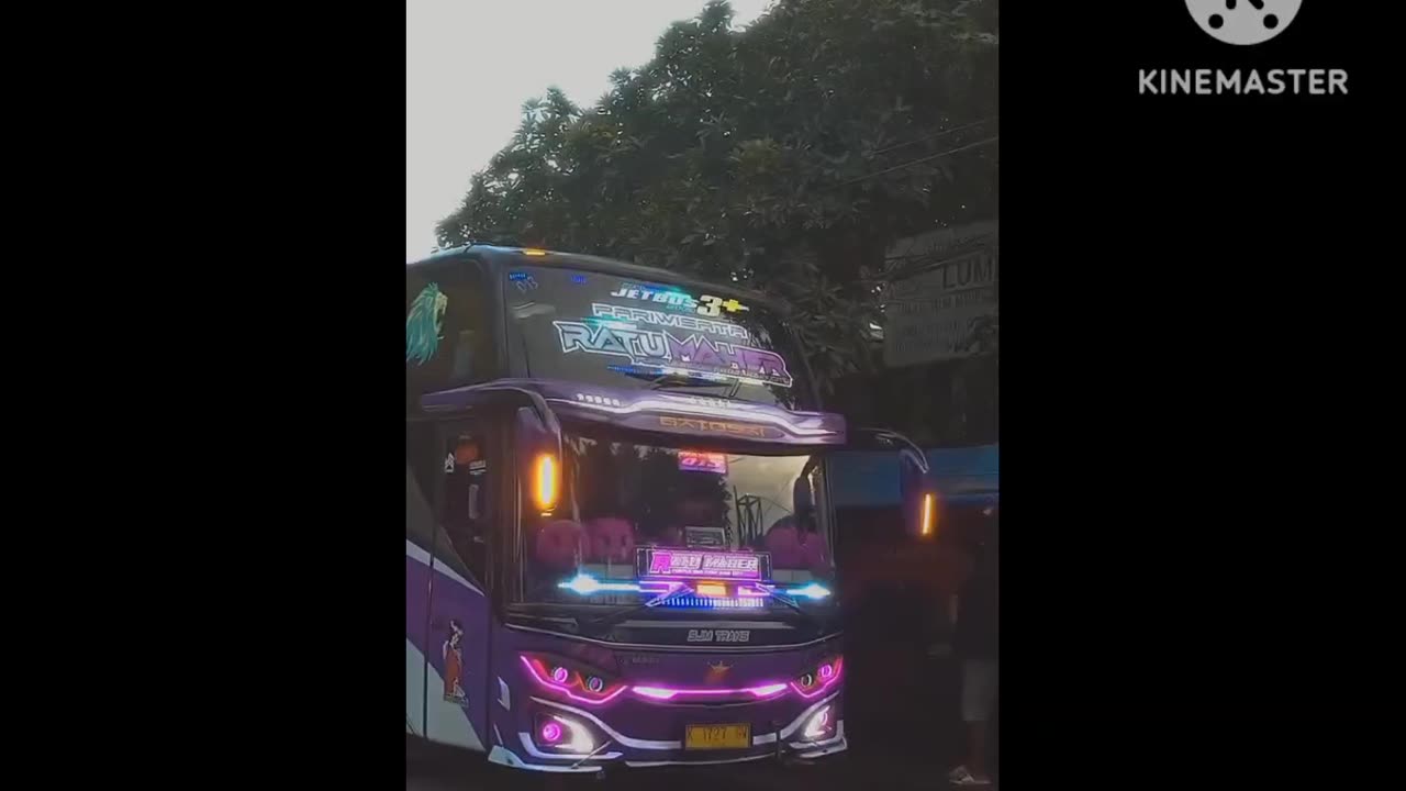 Bus indonesia story