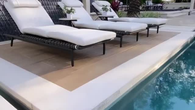Linda área de Piscina