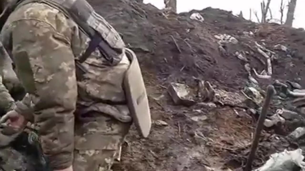 Ukrainian soldiers considering retreating from their destroyed position