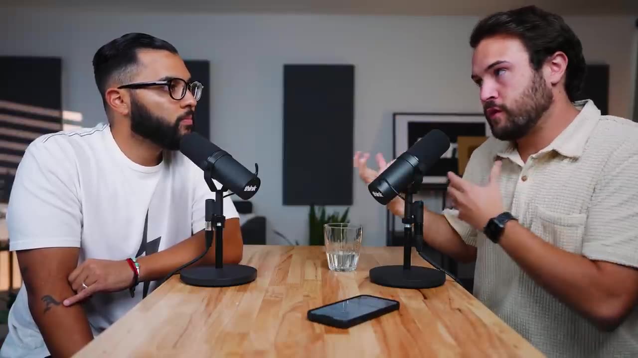Vlogging Is Dead… the NEW Way to Grow Your YouTube Channel