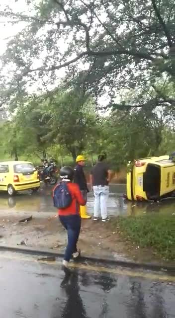 Taxista resultó herido de gravedad en el Anillo Vial Floridablanca-Girón