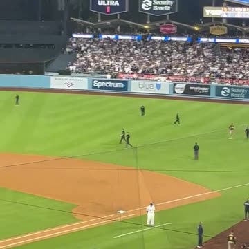 Things that never happen in Philly: Stoppage at Padres Dodgers game; fans throwing things on field
