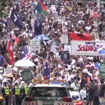 Thousands protest Vaccine-Slavery mandate in Melbourne!!!