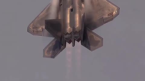 F22 Jet Going Supernova Vertically #intense #f22raptor