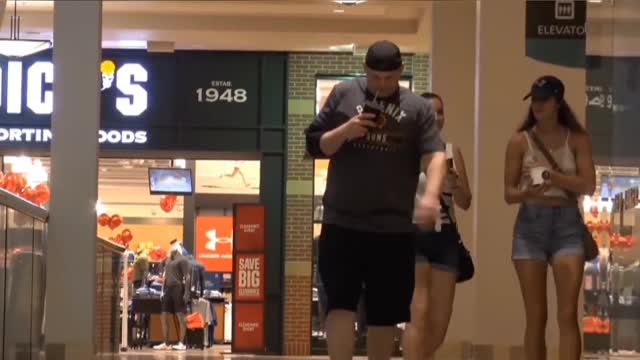 Wet fart prank on the escalator😎😎😎🤣🤣🤣🤣