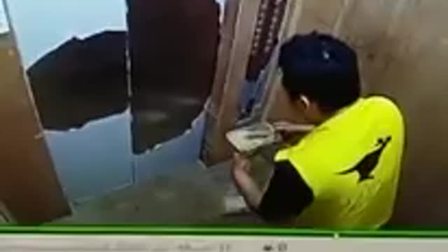 Food delivery guy eating customers food caught on camera