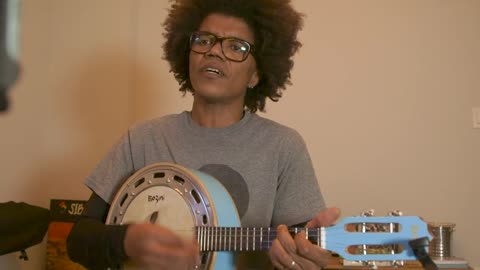 Learning the Brazilian banjo