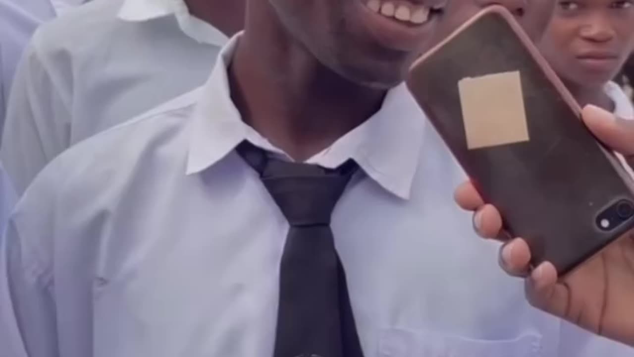 Who's this guy..😂🤣