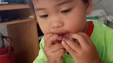 My daughter likes to eat ice very much