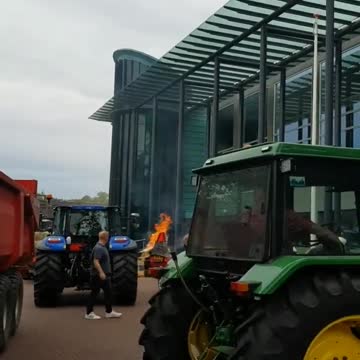 Dutch farmers set fire to the entrance to the Epe town hall