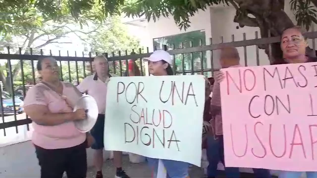 Usuarios protestan ante deficiente servicio en Clínica Regional del Caribe