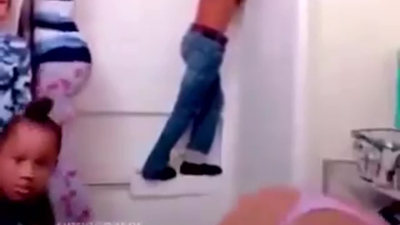 Mother Livestreams Herself Twerking In Front of Small Children