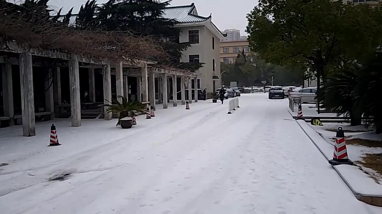 Magica nevicata a Wuhan con alcuni giorni di freddo