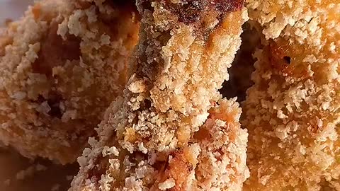 Don't be fooled by the unpretentious appearance of this drumstick, it's delicious enough t