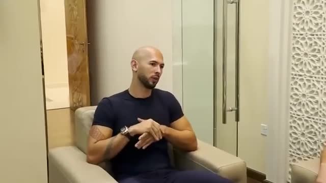 Andrew Tate visits Islamic Centre in Duba