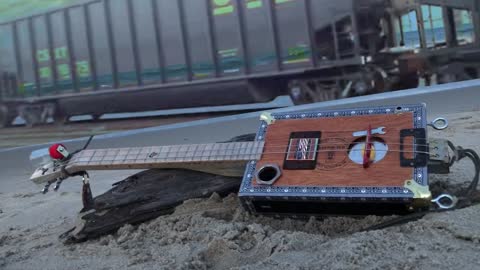 Corolla NC 2022: Cigar Box Guitar: Waves & Rails