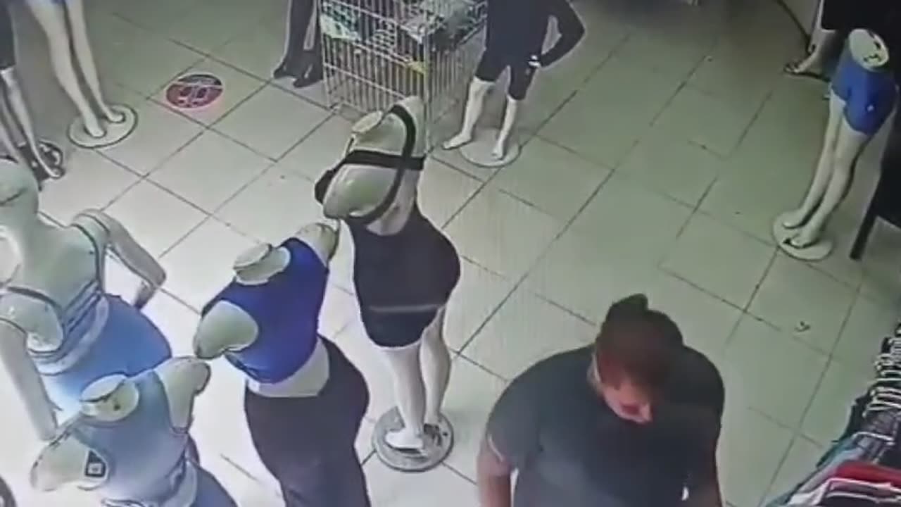 Robo en almacenes de Piedecuesta