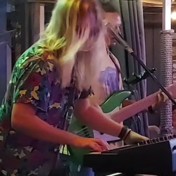 Hunter Myers (Funky Lampshades) - LIVE @ OSO (Short 2)