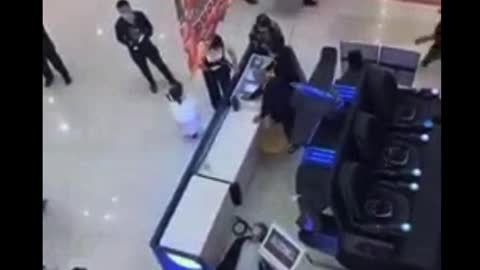 The New Normal: Man Dies At The Mall And No One Cares 💉🤔