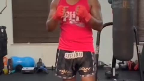 How to throw quick jabs. For the full video check out the link in my bio.