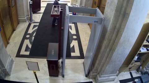 0163USCH01HouseCarriageDoor_2021-01-05_06h24min43s497ms.mp4