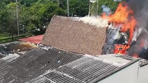 Incendio en restaurante de Crespo