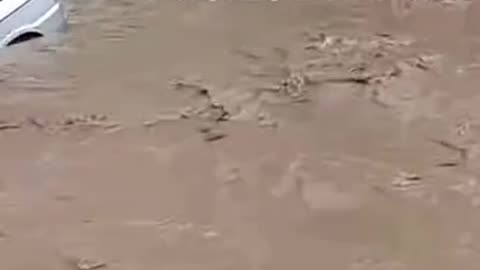 17/10/2024 FLOOD IN FRANCE PARIS and OTHER REGIONS UNDER WATER.mp4