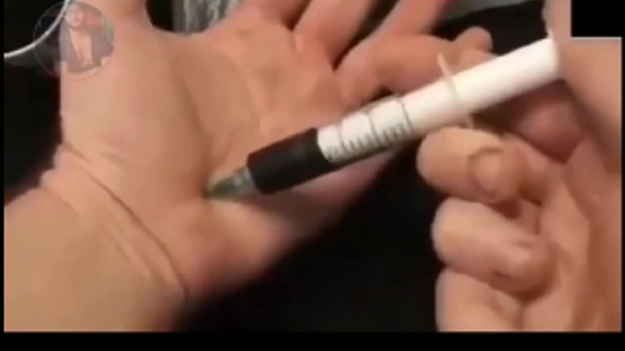 Covid Fake syringe-kamu fecskendő