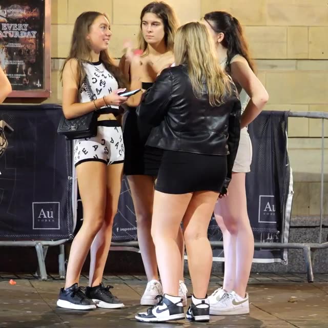 Discovering Manchester Street Side on Foot: Walking Vlog