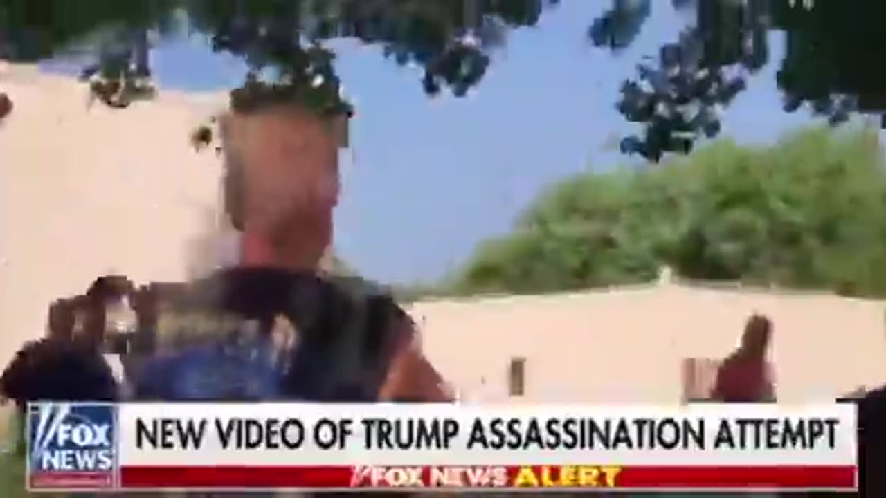 Bystanders Going Crazy Yelling "He's Got a Gun on the Roof!" for 10 Seconds Before Shots